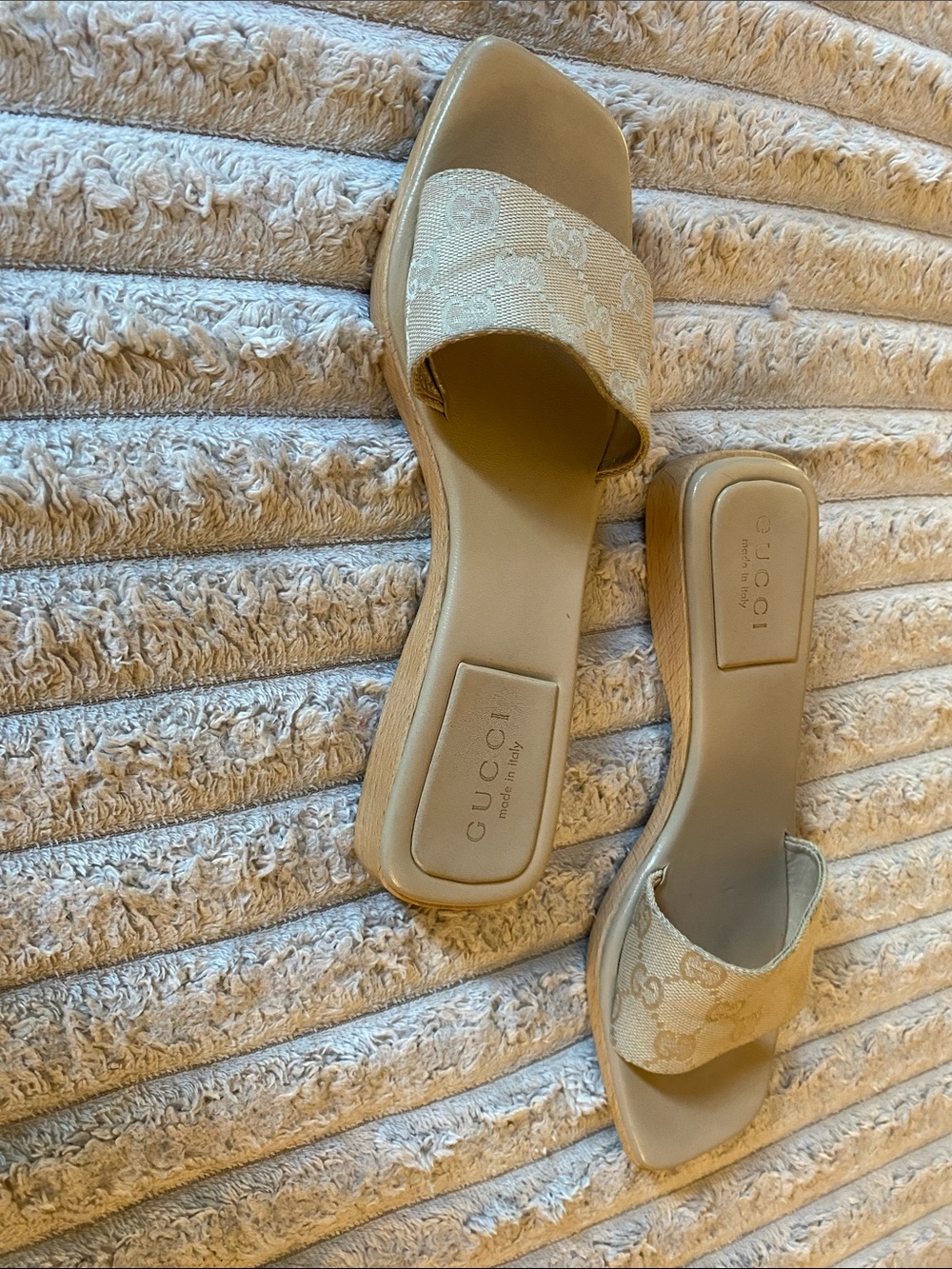 Gucci Cream Beige Jacquard Slide Sandals - Picture 2 of 6